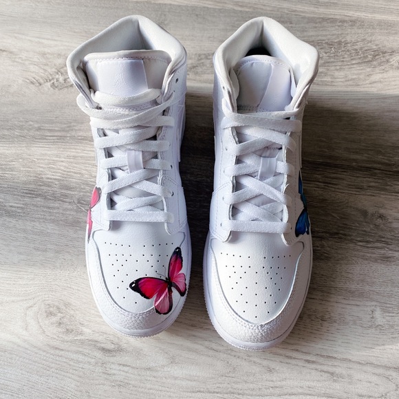 Air jordan AJ 1 mid custom butterfly 🦋 - Picture 8 of 8